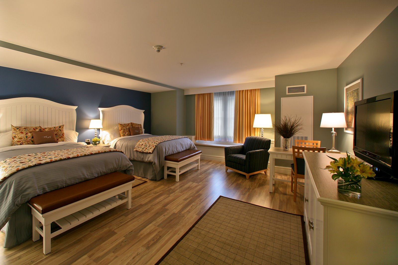 Watkins Glen Harbor Hotel Room 2