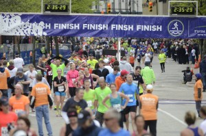 Runners at the Fifth Third River Bank Run