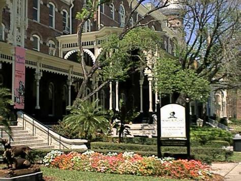 Come enjoy a tour at the Henry B. Plant Museum Come enjoy a tour at the Henry B. Plant Museum