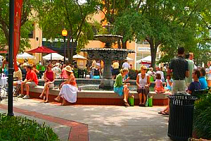 Olde Hyde Park Village in Tampa has plenty of shopping and dining for everyone looking for things to do in Tampa Bay! Olde Hyde Park Village in Tampa has plenty of shopping and dining for everyone looking for things to do in Tampa Bay!