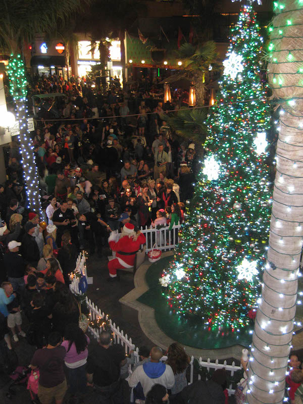 Huntington Beach Christmas Parade 2022 Magic On Main Street In Huntington Beach