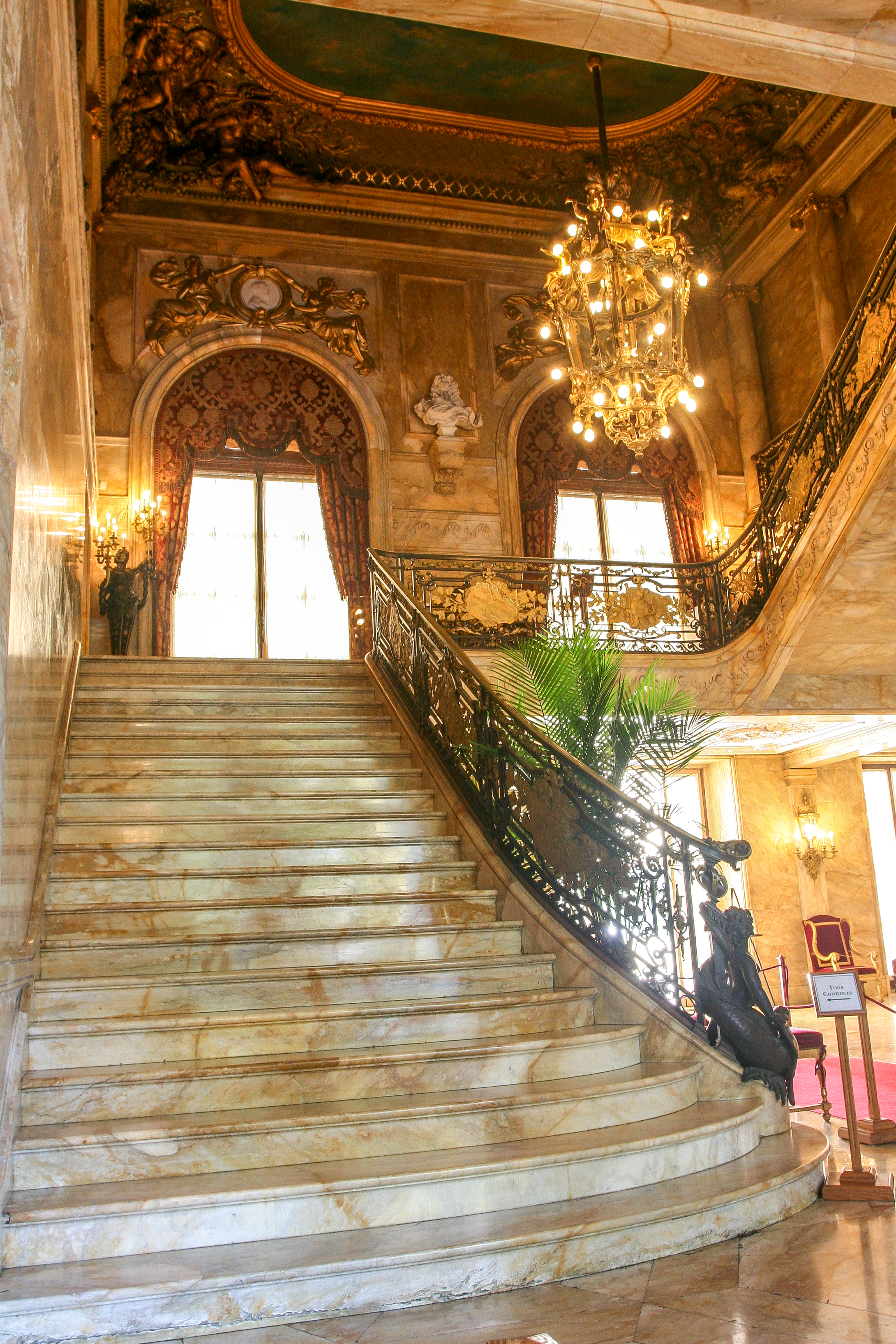 All New Three Newport Mansions Remain Open Through Winter