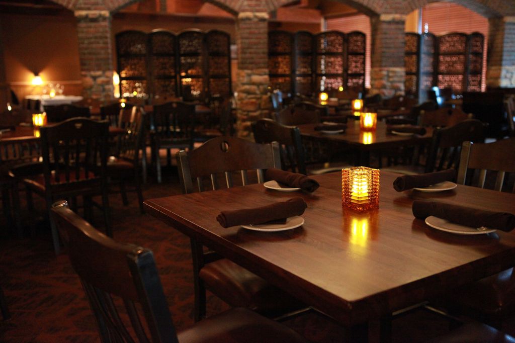 Boulder Creek Dining Company offers a casual, yet fine dining atmosphere for groups that are big and small.