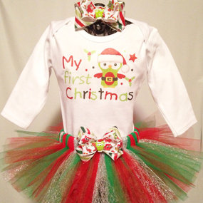 If you have a young daughter, you have to check out Sugar Baby Bowtique on Etsy. Sugar Baby Bowtique on Etsy