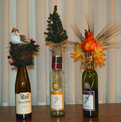 Make your gift of wine extra special this year with a handmade wine topper. Wine toppers at Fleurs de Beausoleil in Coatesville, Indiana
