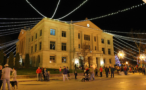 It is hard to beat ringing in the holiday season at Christmas on the Square in Danville. Christmas on the Square at the Hendricks County Courthouse Square in Danville, Indiana