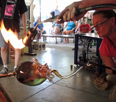 Watch some of the country's top glass artists demonstrating their craft at Glass Artists in Action. Glass Artists in Action at Hot Blown Glass in Clayton, Indiana