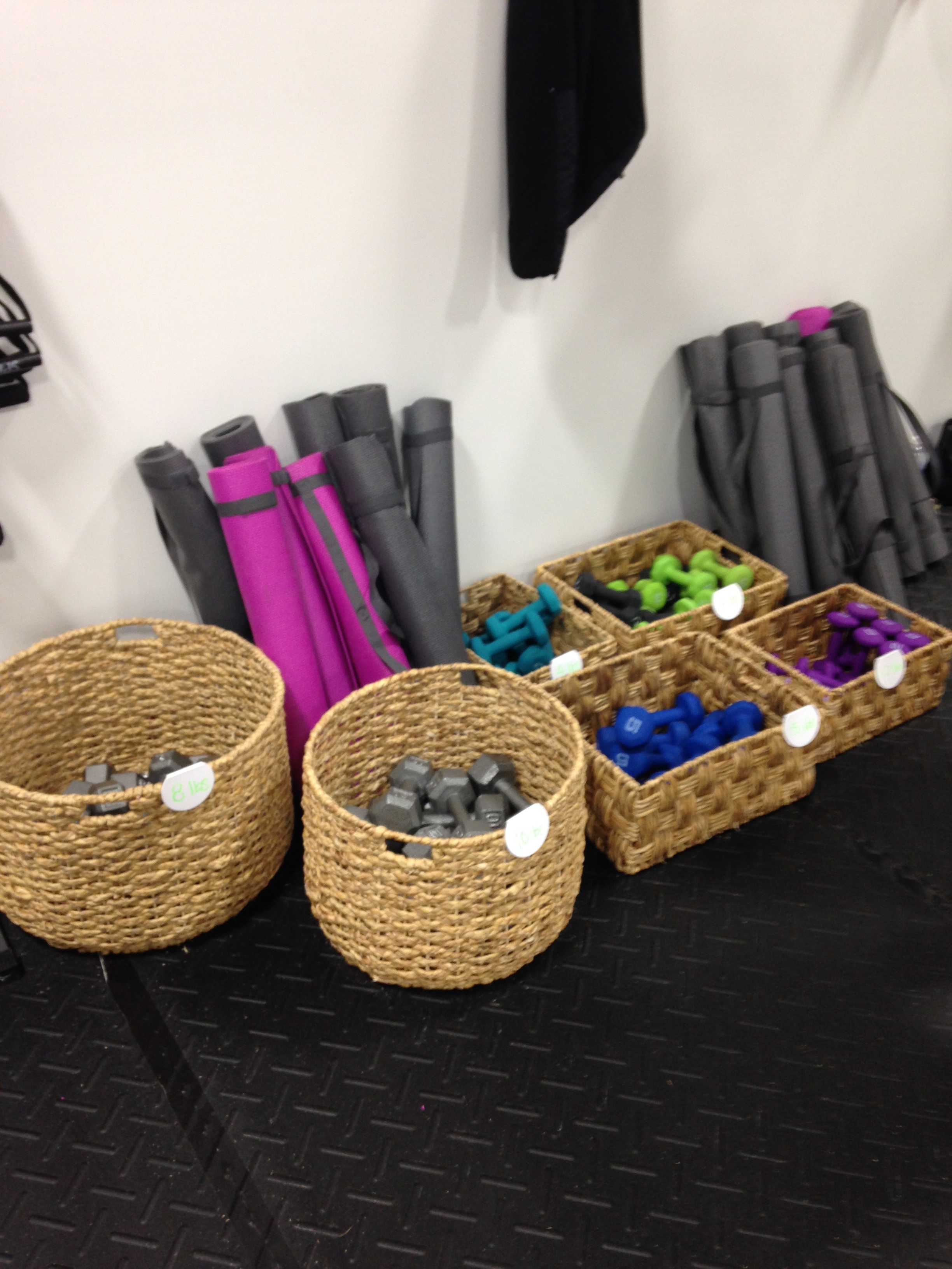 Free weights of various sizes are available. You can choose the weight that is appropriate for your fitness level. Fleece fitness, Pittsboro,IN, equipment
