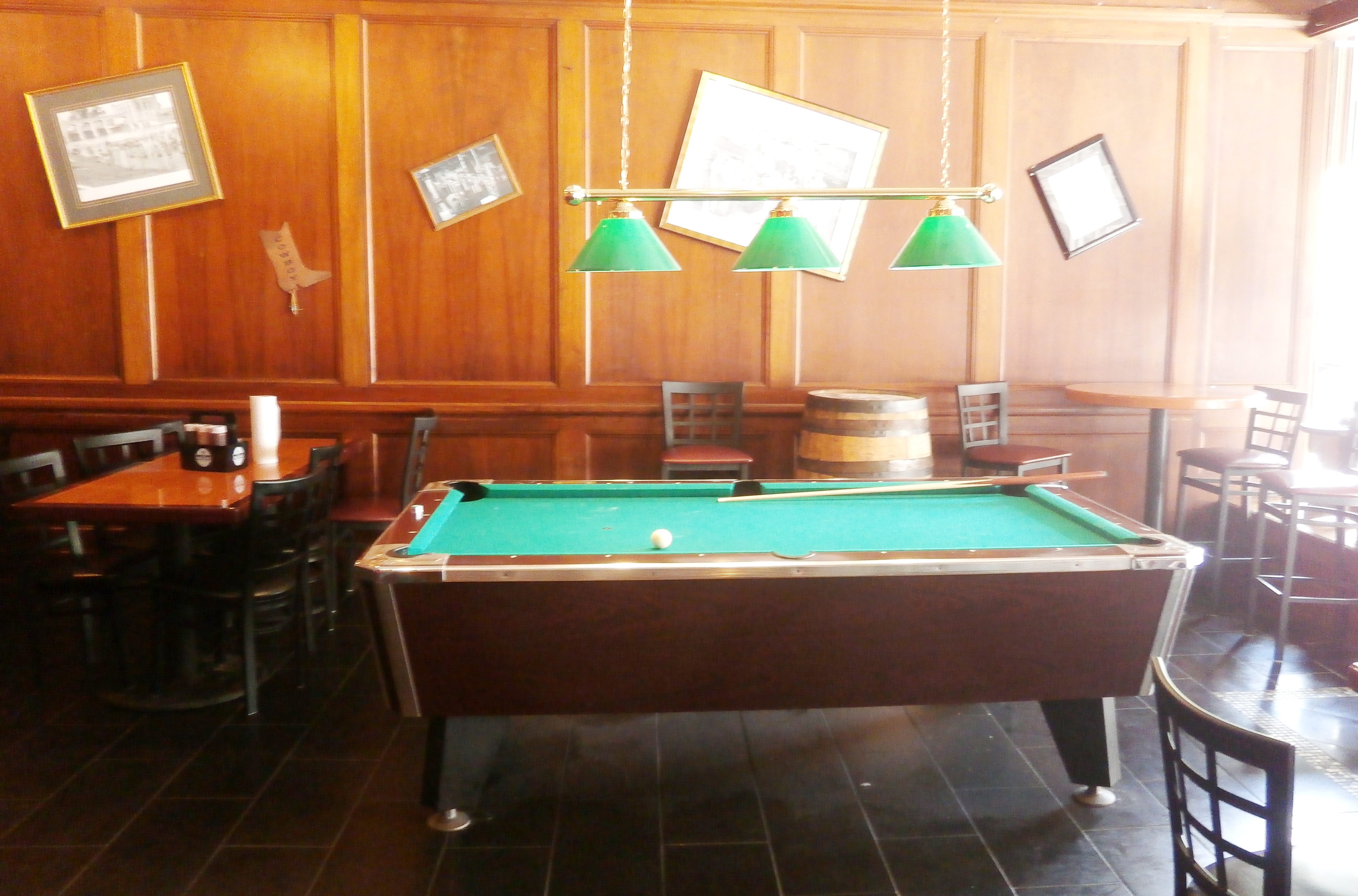 billiard room