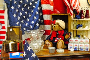 Display at Mooresville Open Market Antiques (softer lighting) Display at Mooresville Open Market Antiques (softer lighting)