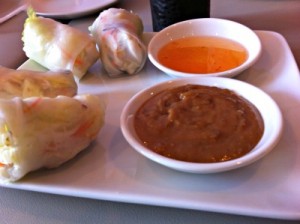 Thai summer rolls (with sweet sauce and peanut sauce)
