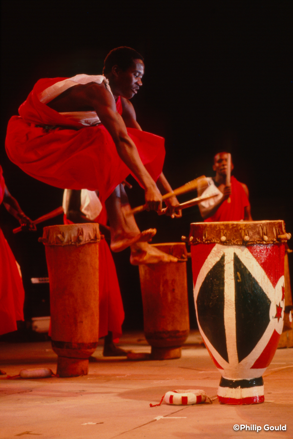 ©Philip Gould 89FEIN00943 Burundi Drummers cu