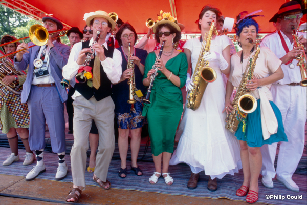 ©Philip Gould 96FEIN00420 Fanfare Zebaliz France 1996