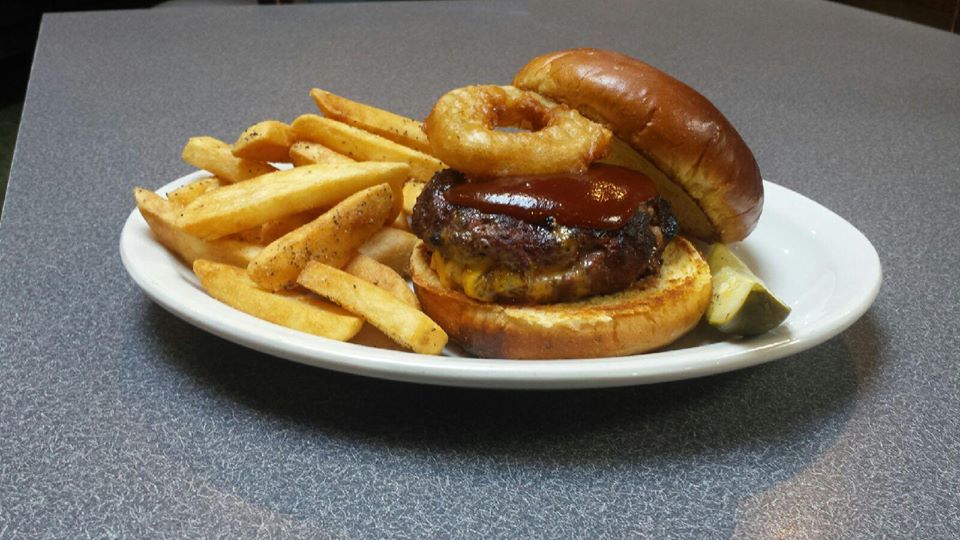 Backyard Bar_Hamburger