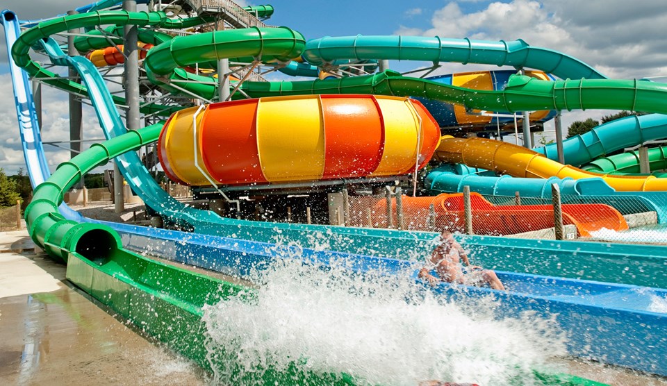 Zoombeezi Bay water slides