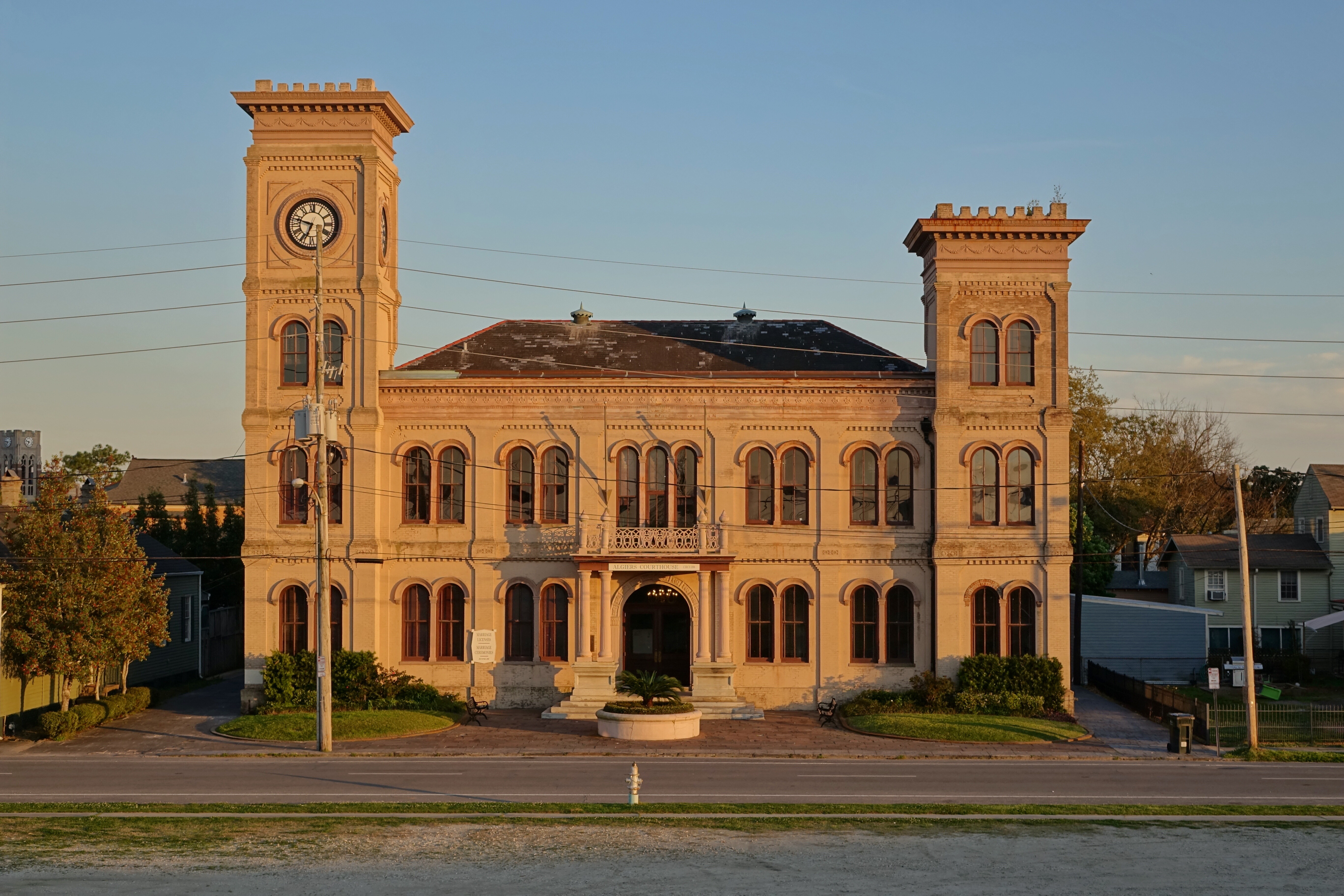 Algiers Courthouse Elopement in New Orleans