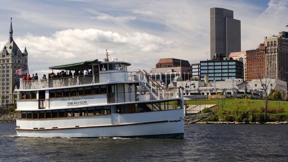 Dutch Apple Cruises 