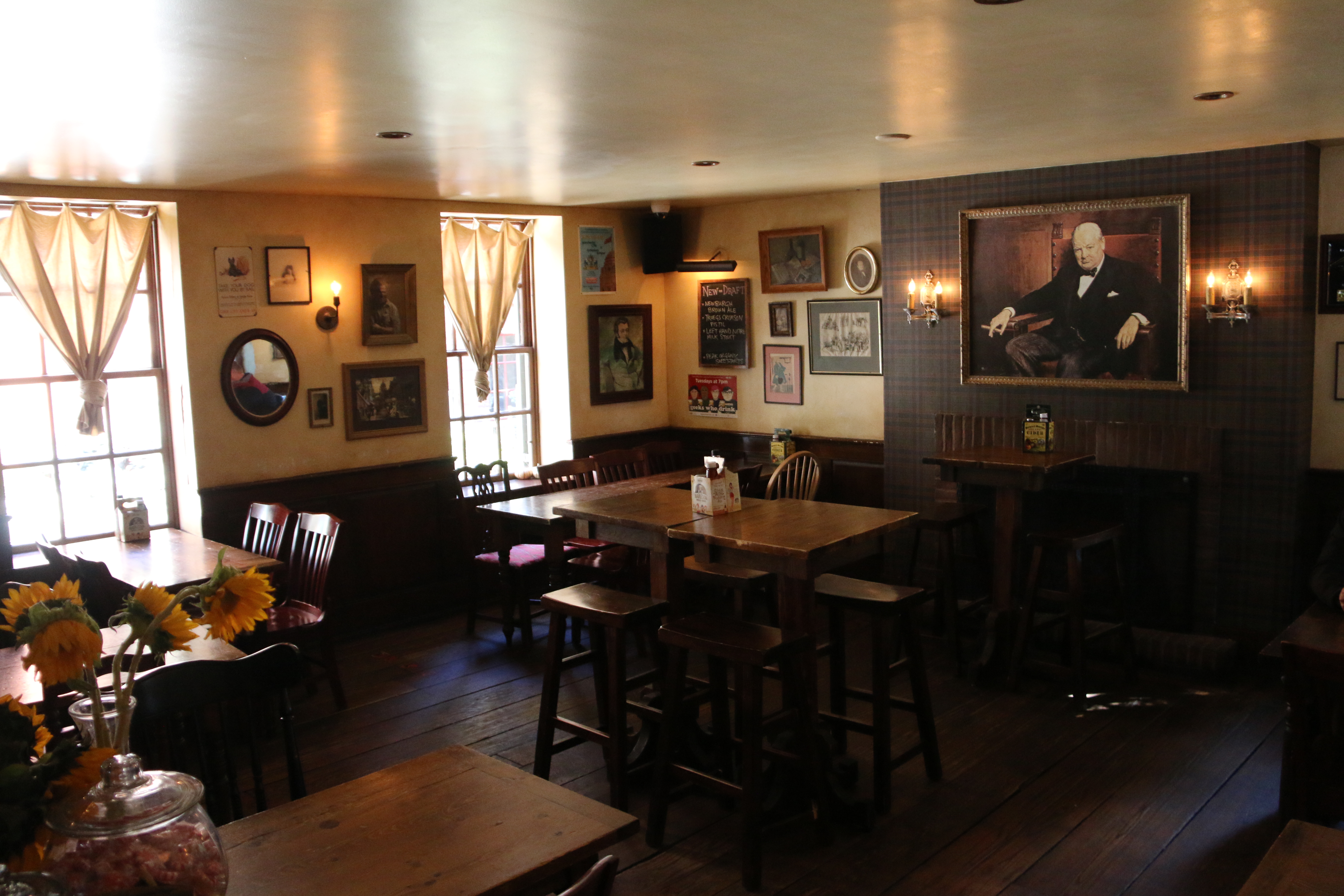 Olde English Pub and Pantry