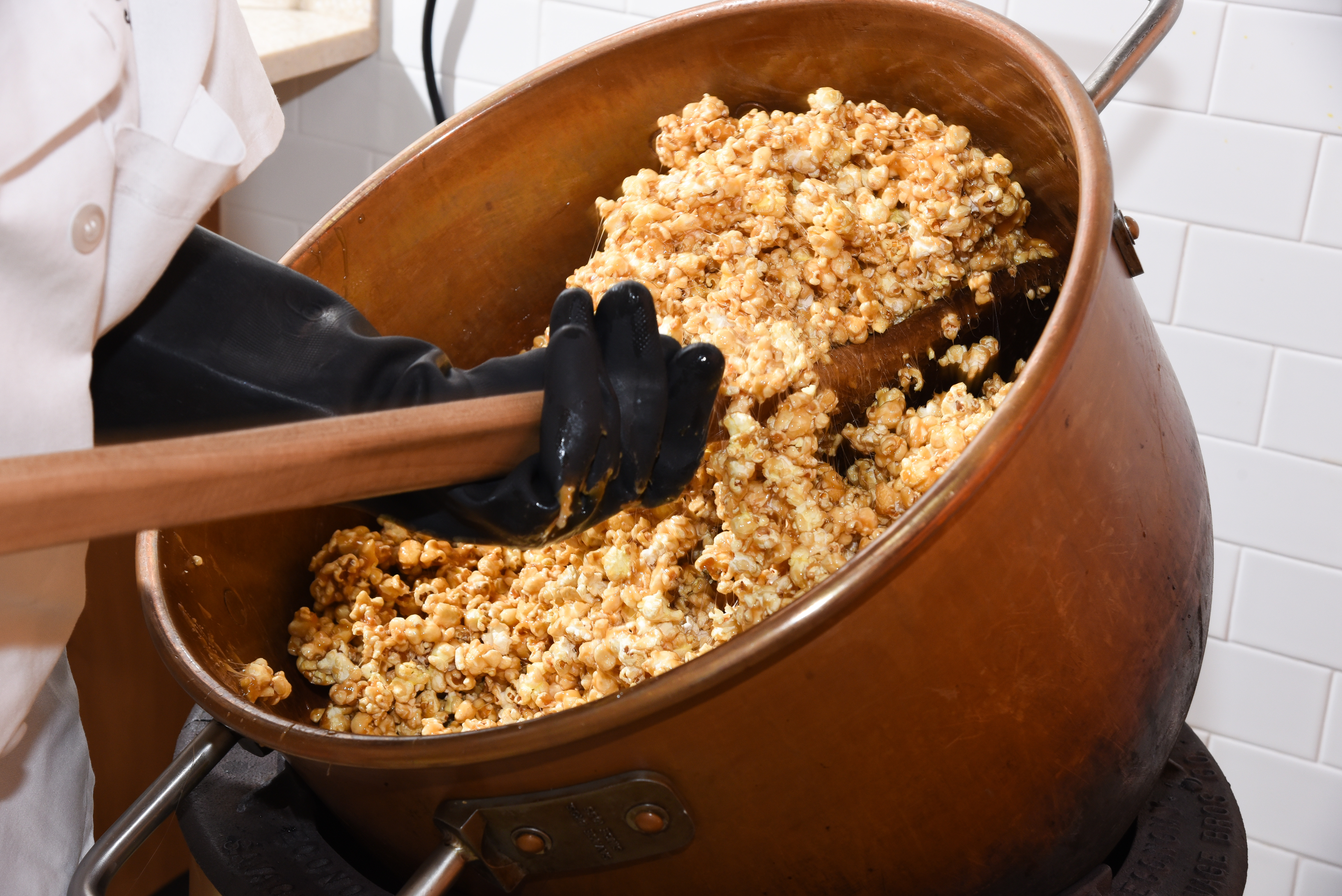 Kilwins Caramel Popcorn in Copper Kettle