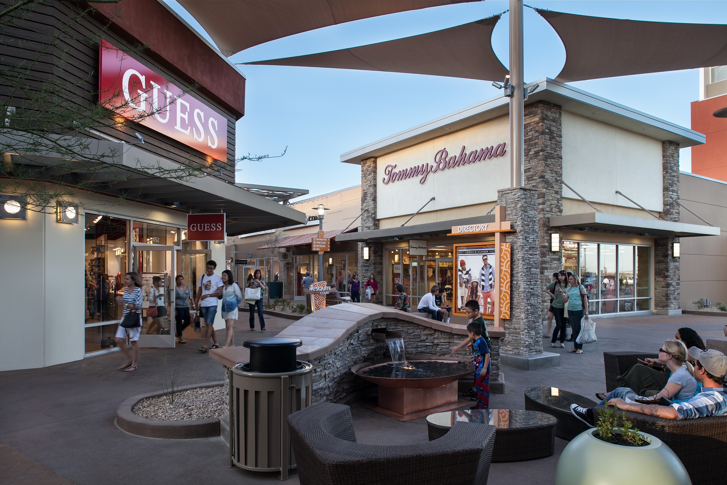 Premium Outlet Food Court - Food Court