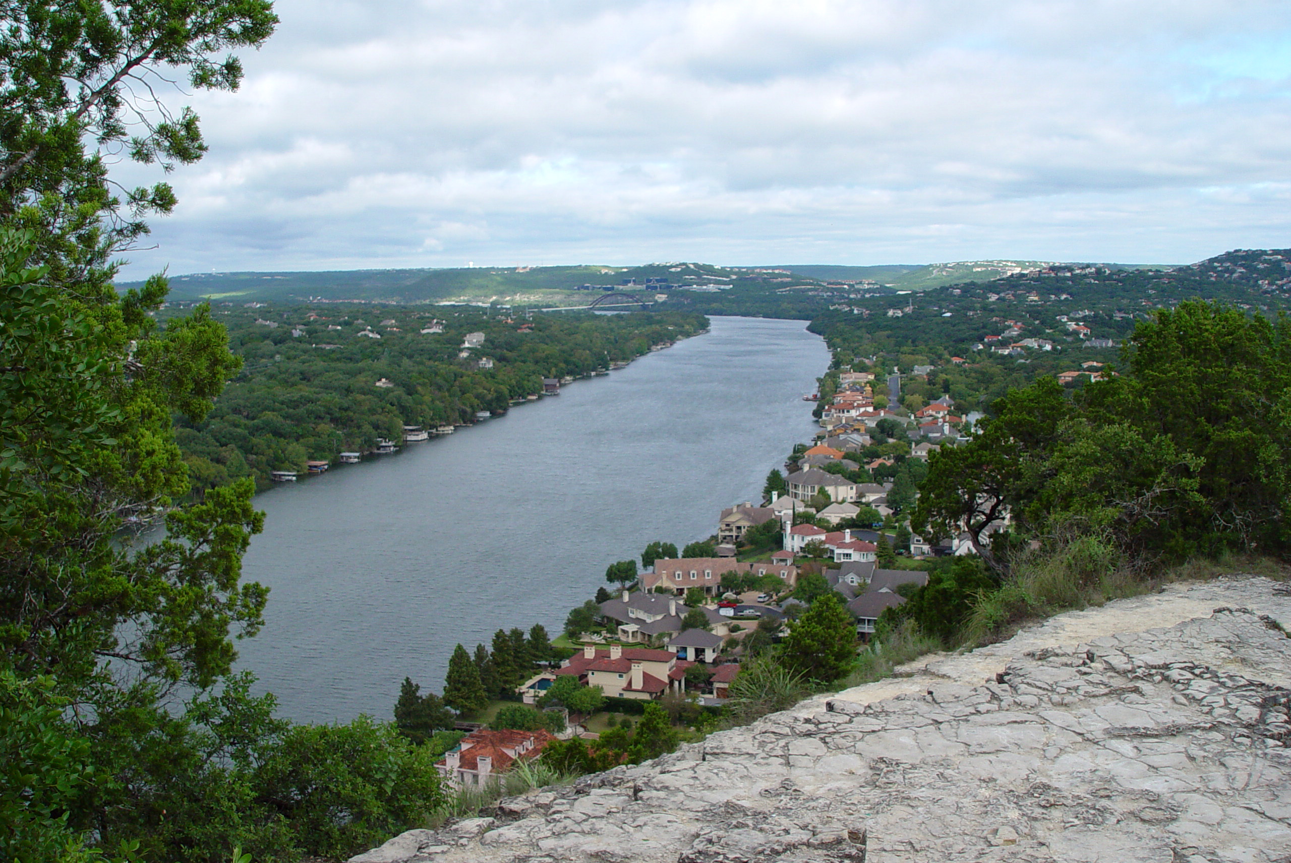 Mount Bonnell – Austin's Highest Point & Popular Tourist Attraction