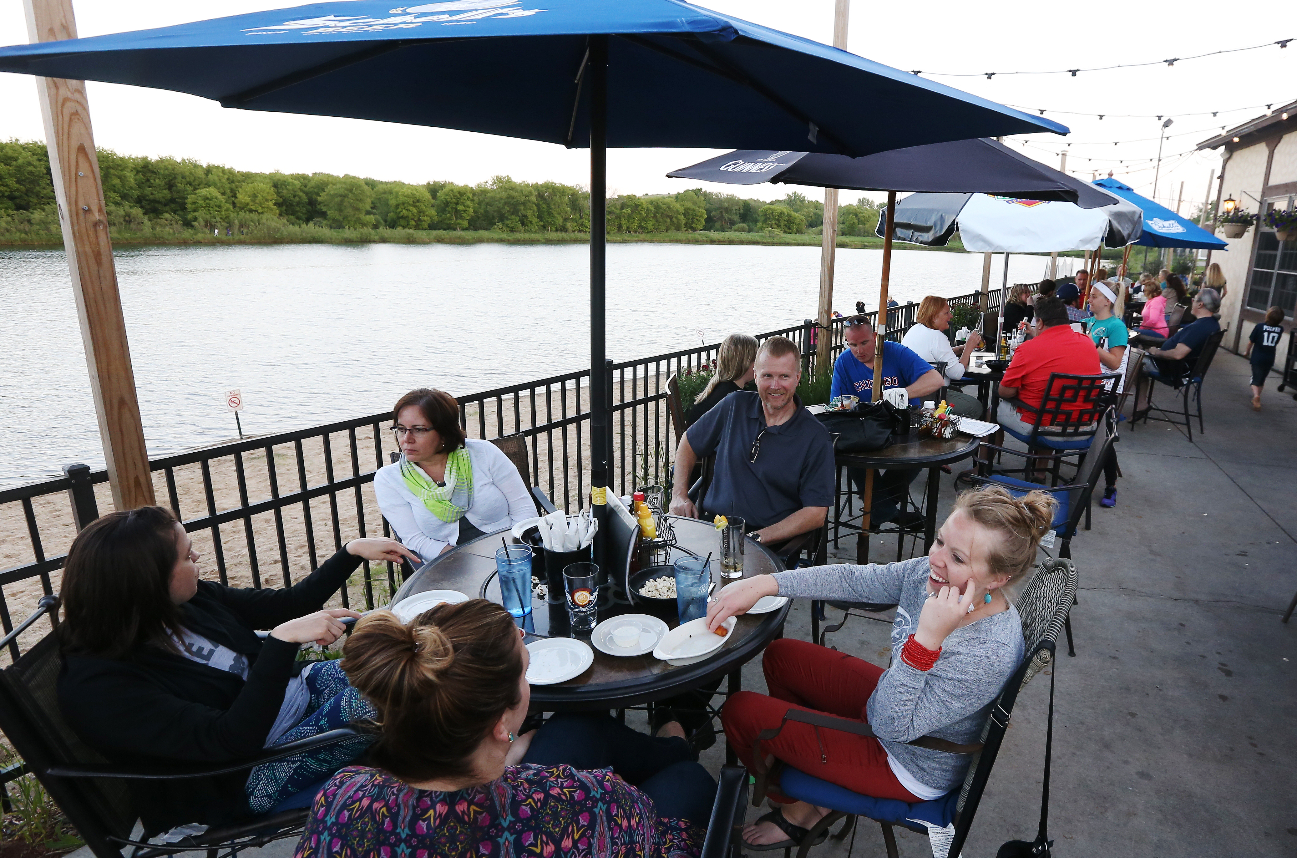 Outdoor Dining Rochester Mn Restaurants With Seating