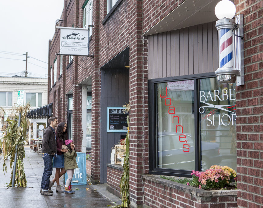 Shopping in downtown Sumner