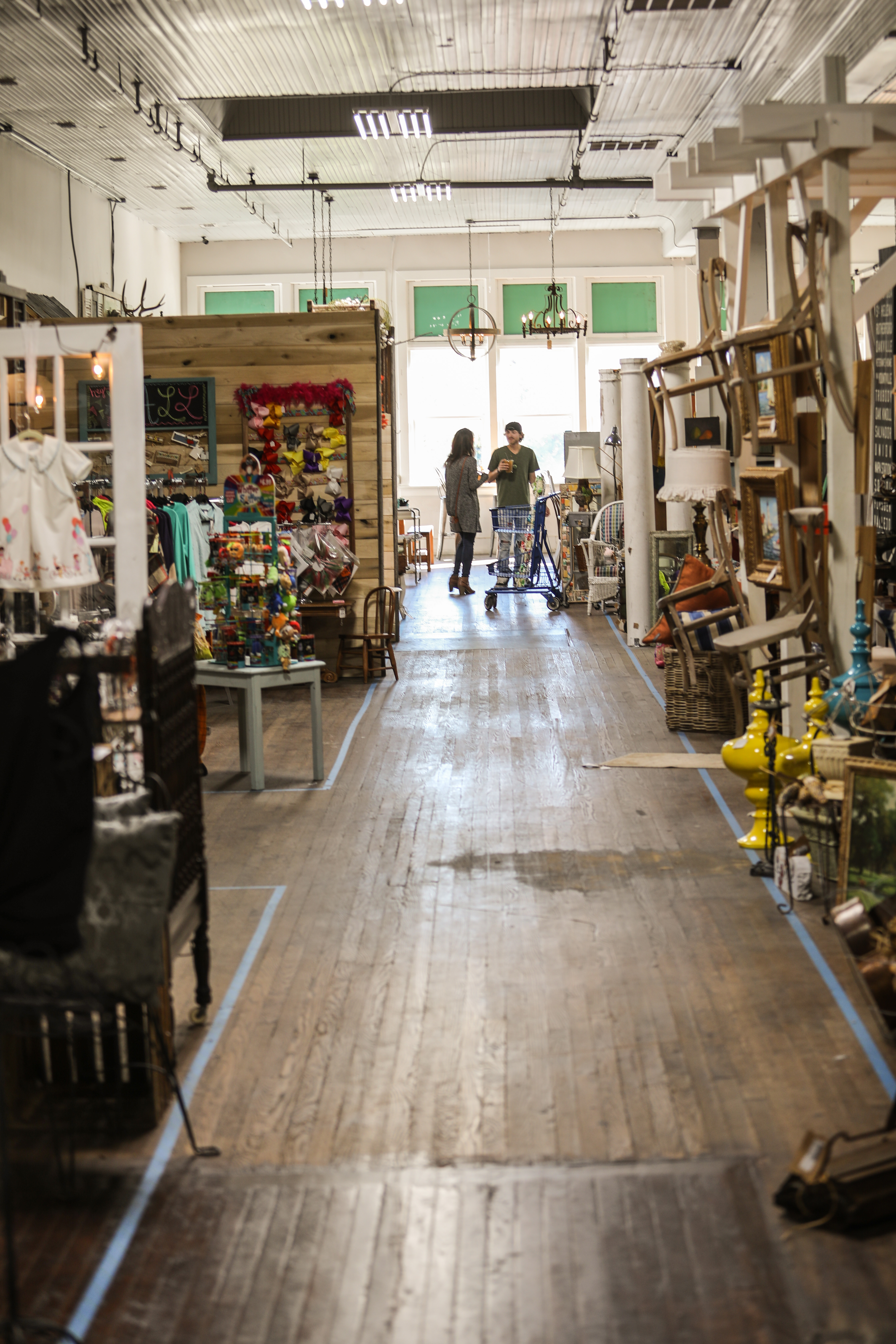 Bleu 32 Antiques