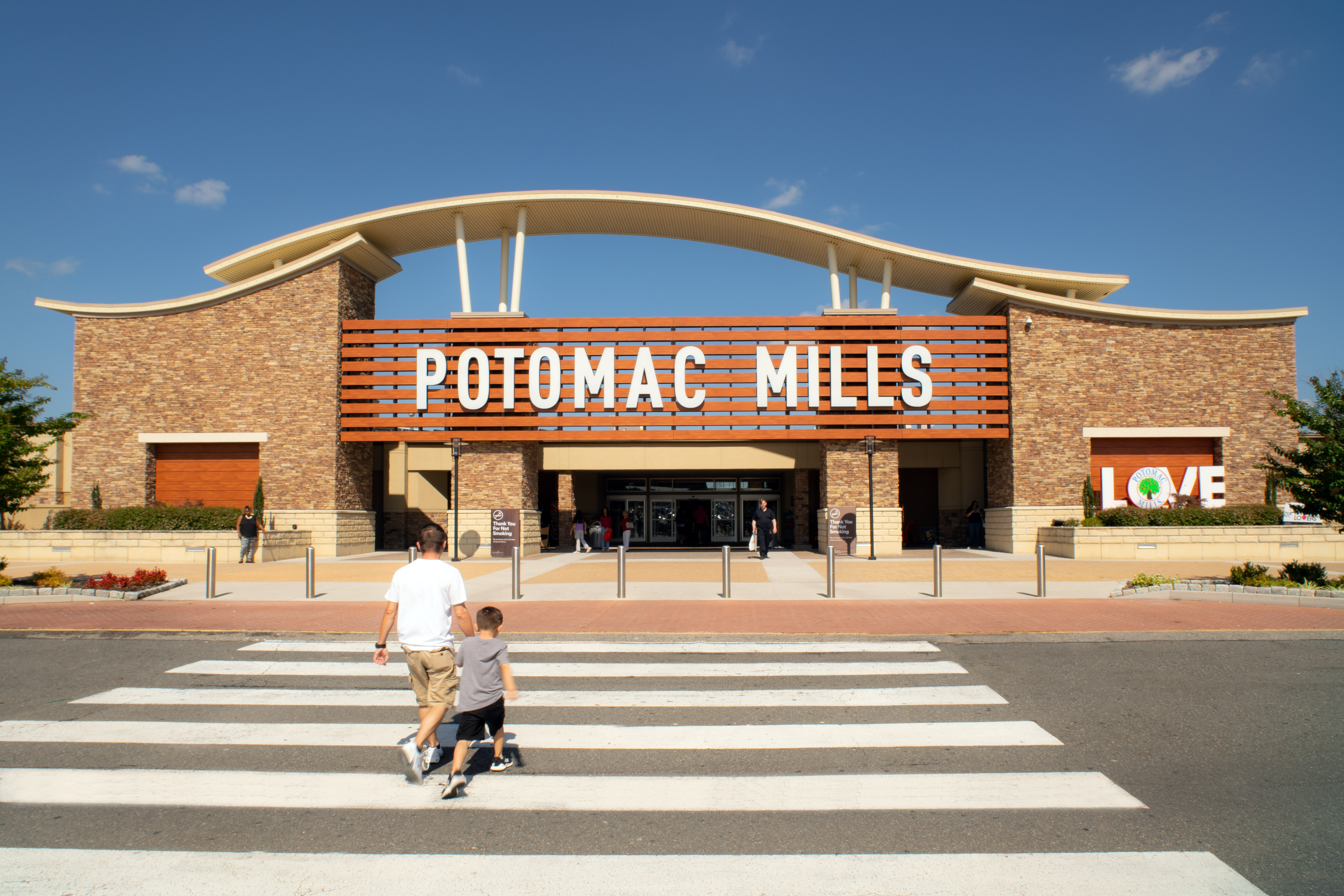 How to get to Potomac Mills by Bus or Metro?