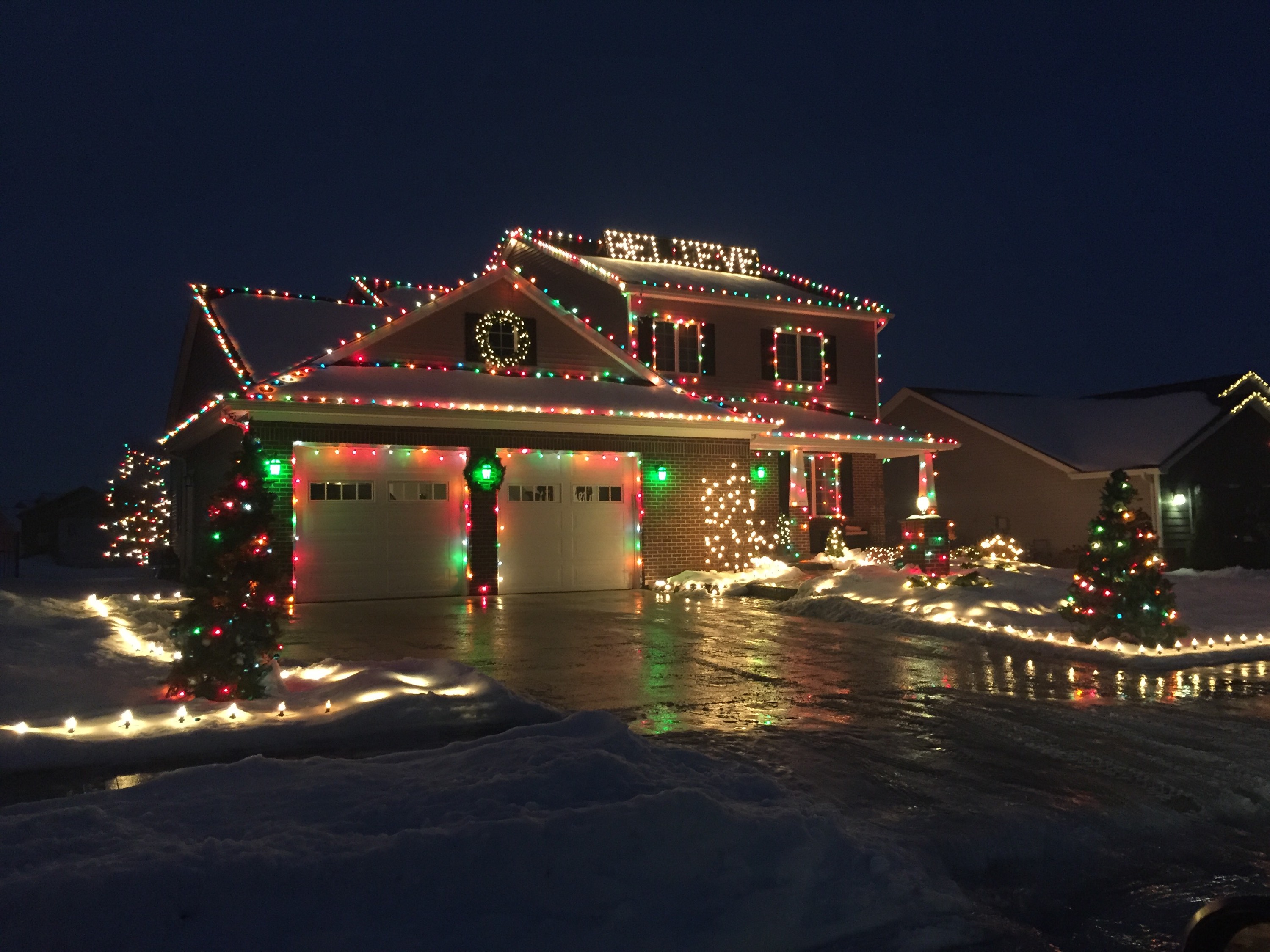 xmas lights on house