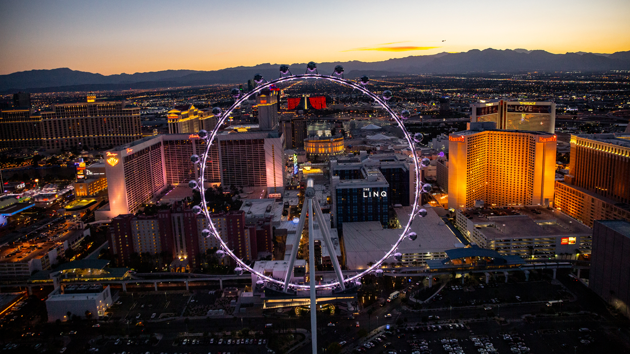 15 Romantic Things to Do for Couples in Las Vegas » Local Adventurer