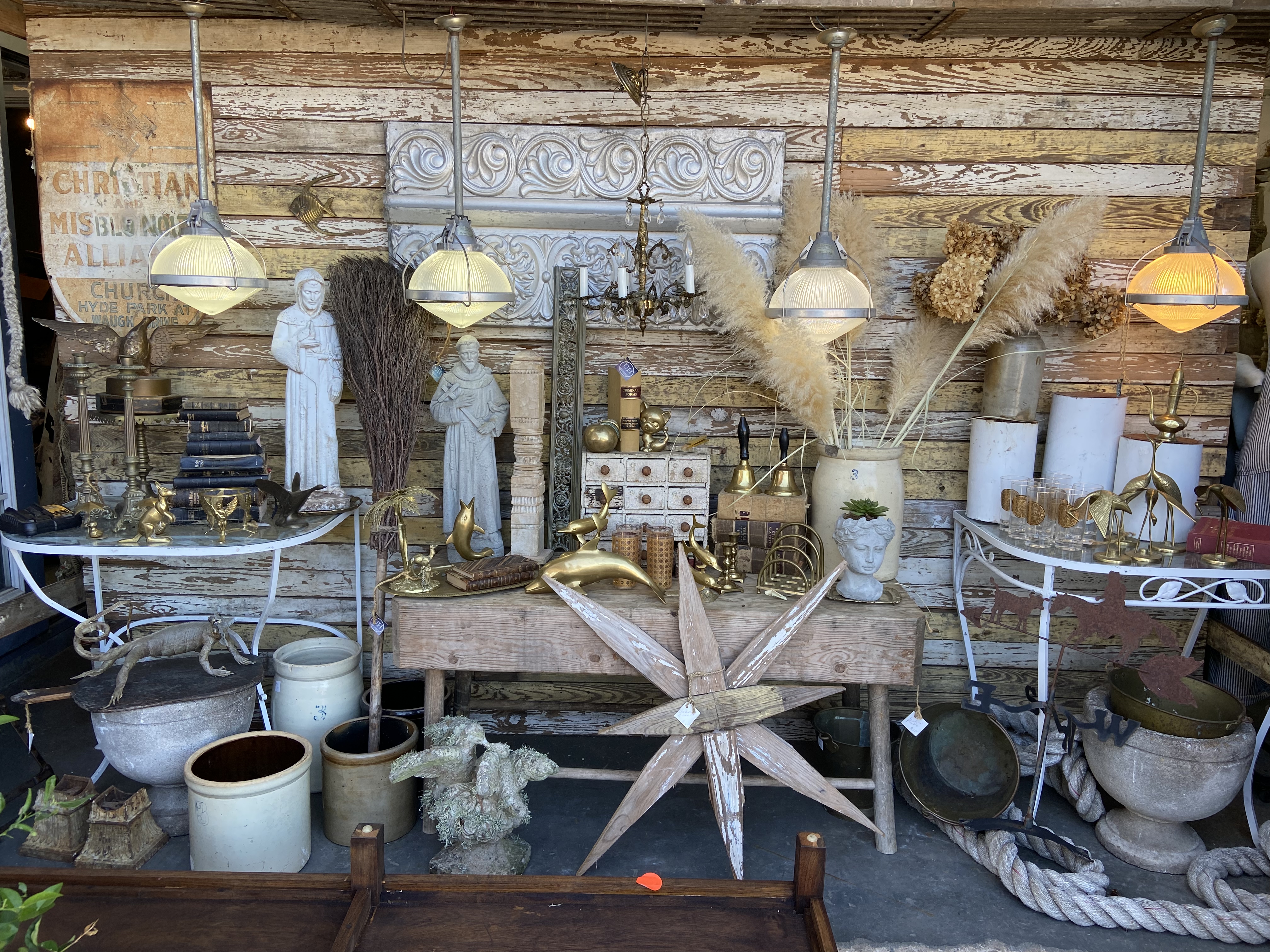 100+ Best Places to Shop for Antiques and Vintage Online