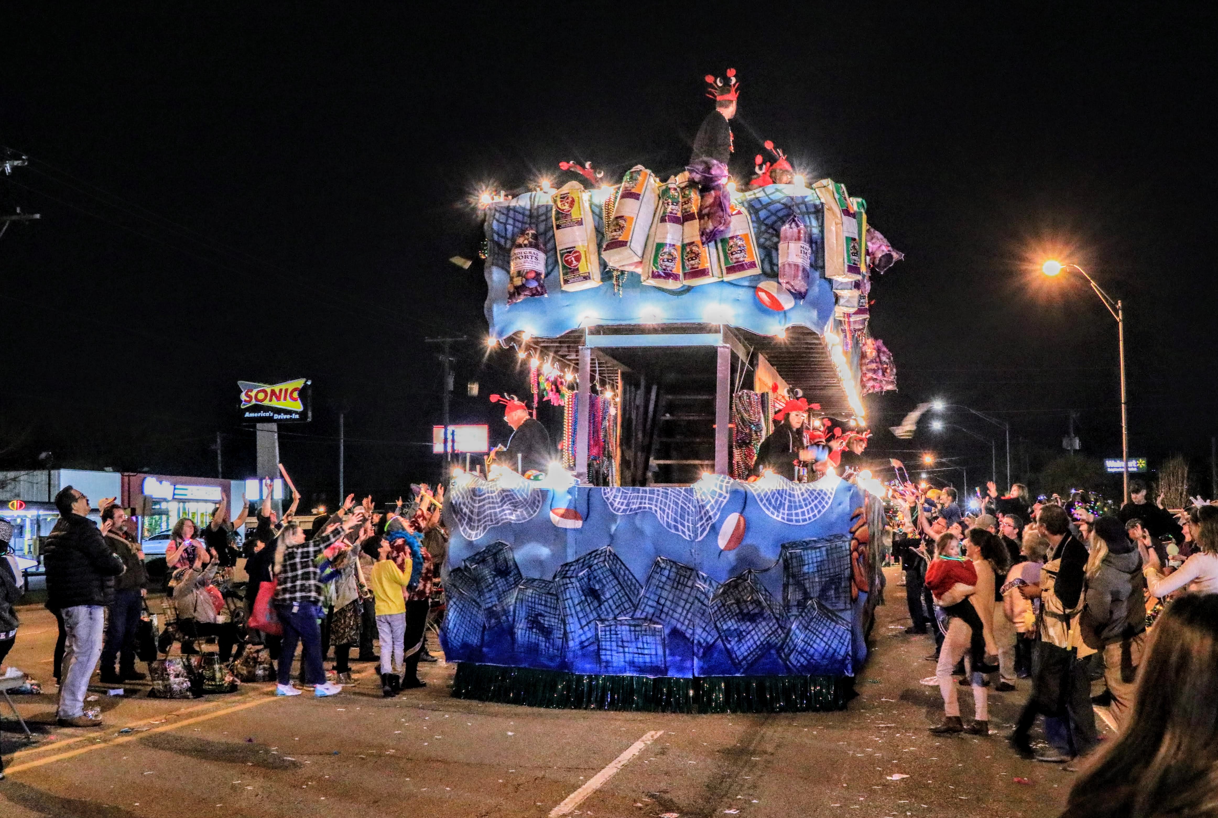 Mardi Gras revelers let the good times roll in Portsmouth