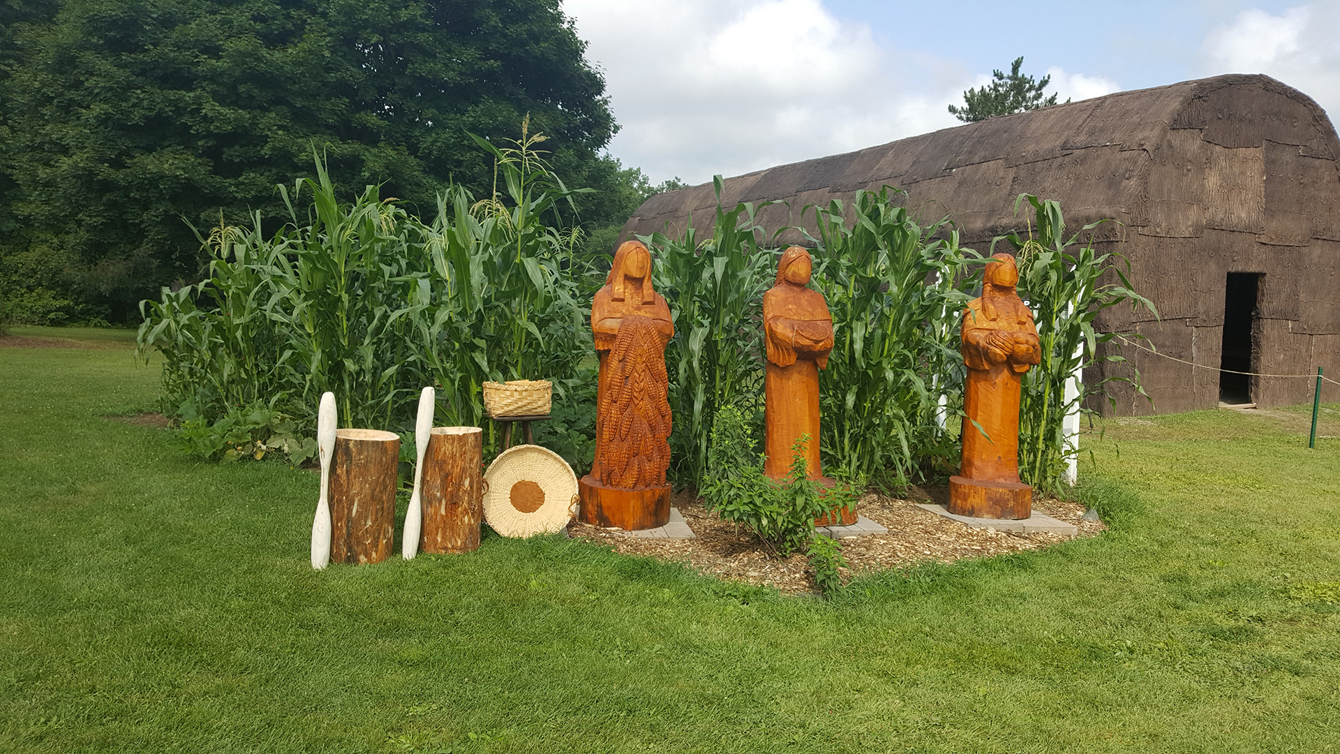 Oneida garden and Long House