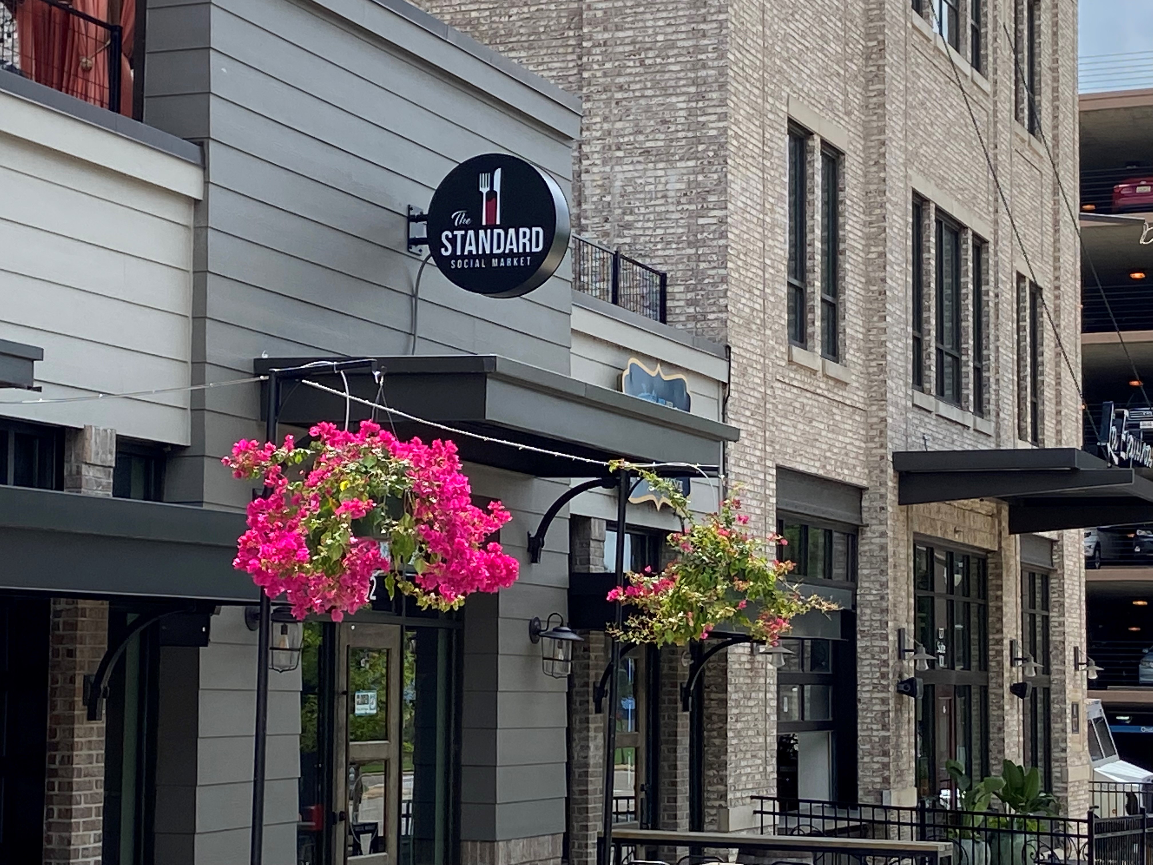 Downtown Huntsville Offers a Restaurant image