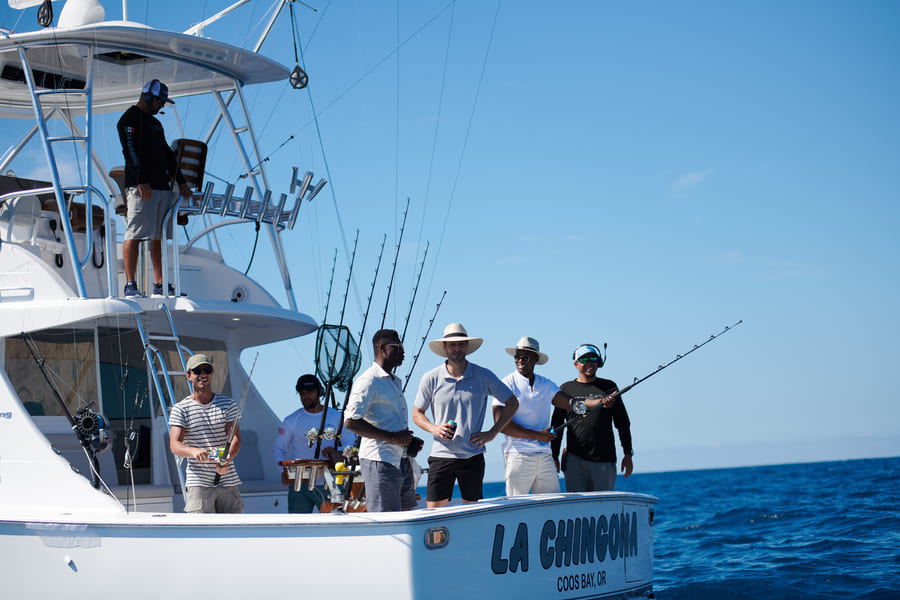 VIAJE DE PESCA TODO INCLUIDO : EQUIPO DE PESCA PROFESIONAL