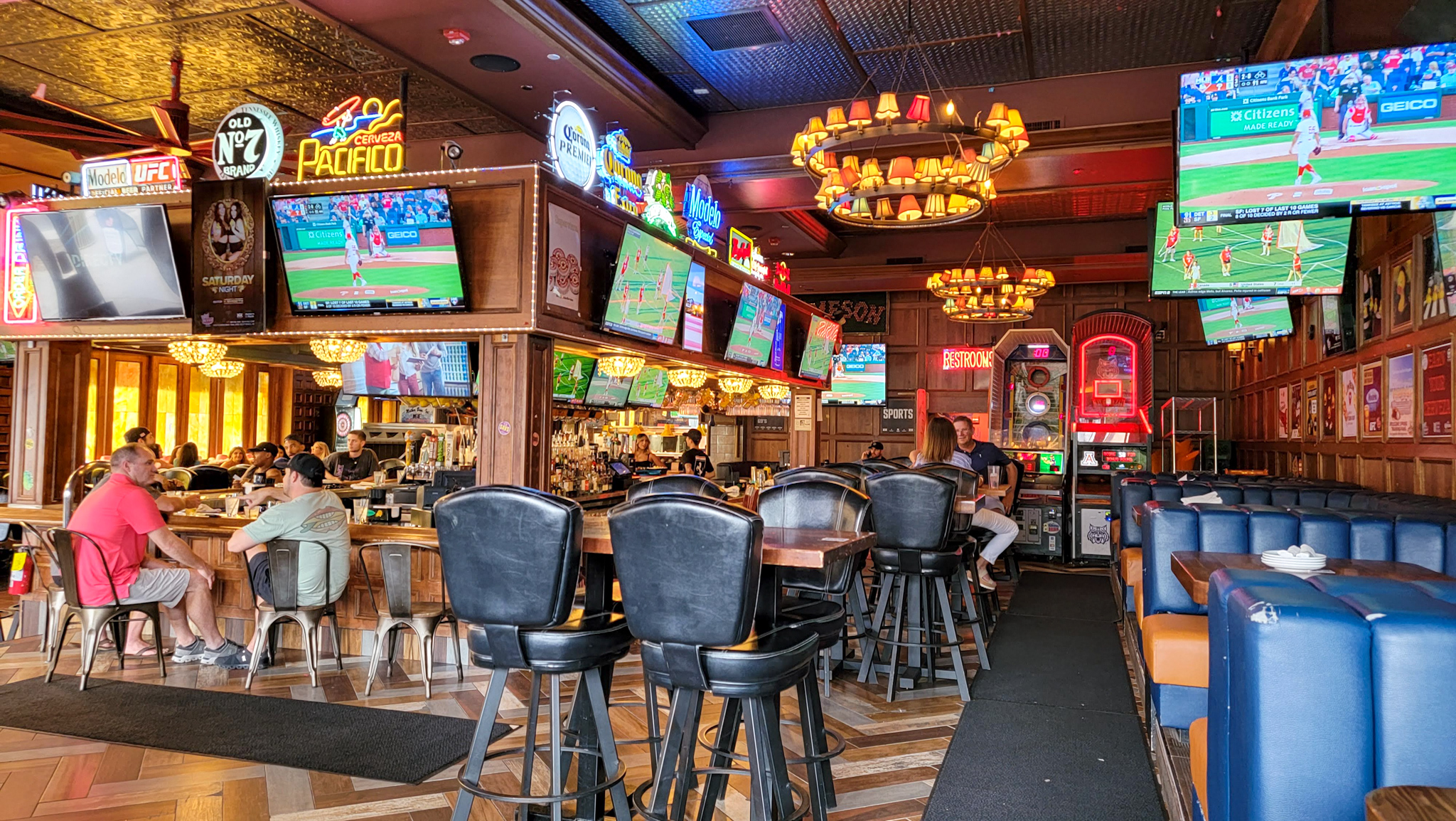 Bars & Restaurants - Are You Ready For Thursday Night Football