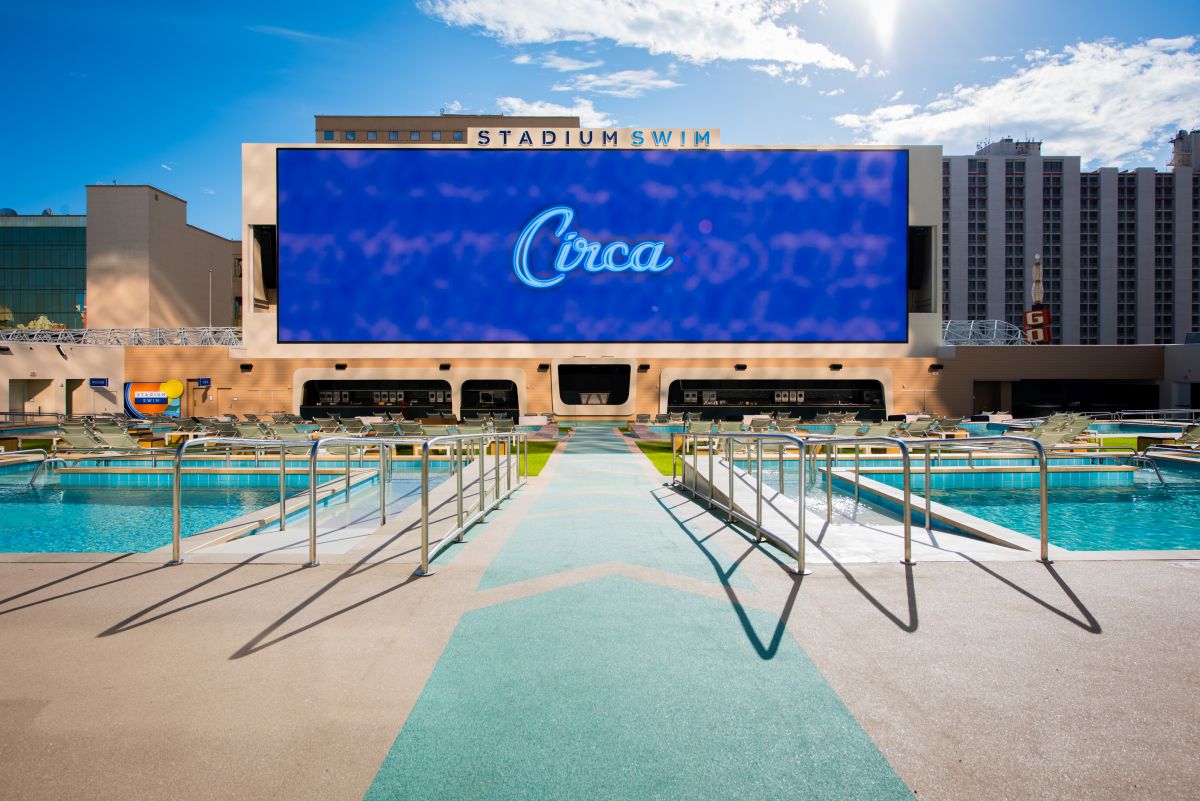 18 Best Pools in Las Vegas