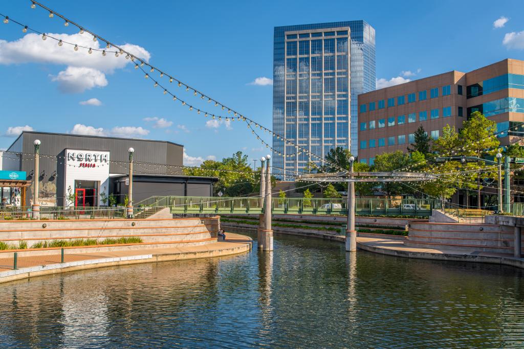 Woodlands Mall Food Court, Houston Retail