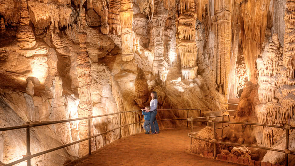 http://res.cloudinary.com/simpleview/image/upload/v1688646606/clients/pagecountyva/luray_caverns_giants_hall_c5e9b567-56af-44d0-bc70-e4ca04062362.jpg