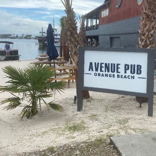 Avenue Pub