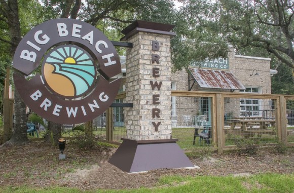 Crawfish Boil at Big Beach Brewing!