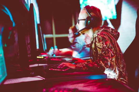 MOBA Mondays at Clash
