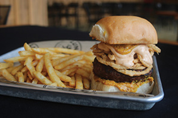 Luna's Eat & Drink
