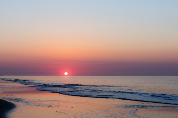 Hangout's Easter Sunrise Service on the Beach