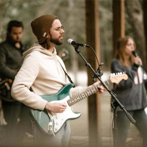 The Paper Dolls Live at Woodside