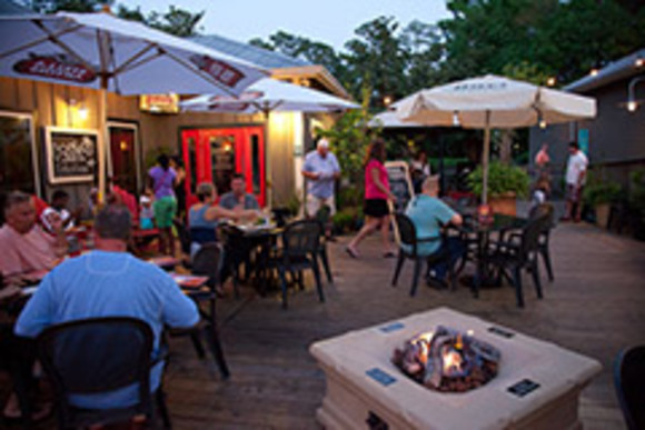 Cosmo's Restaurant & Bar