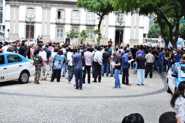 Particulares: trabalhadores realizam Ato contra a intransigência dos Patrões na Campanha salarial