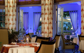 Essensia Restaurant & Lounge