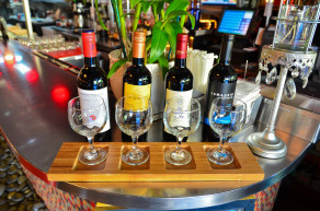 LouLou Le Petit Bistro